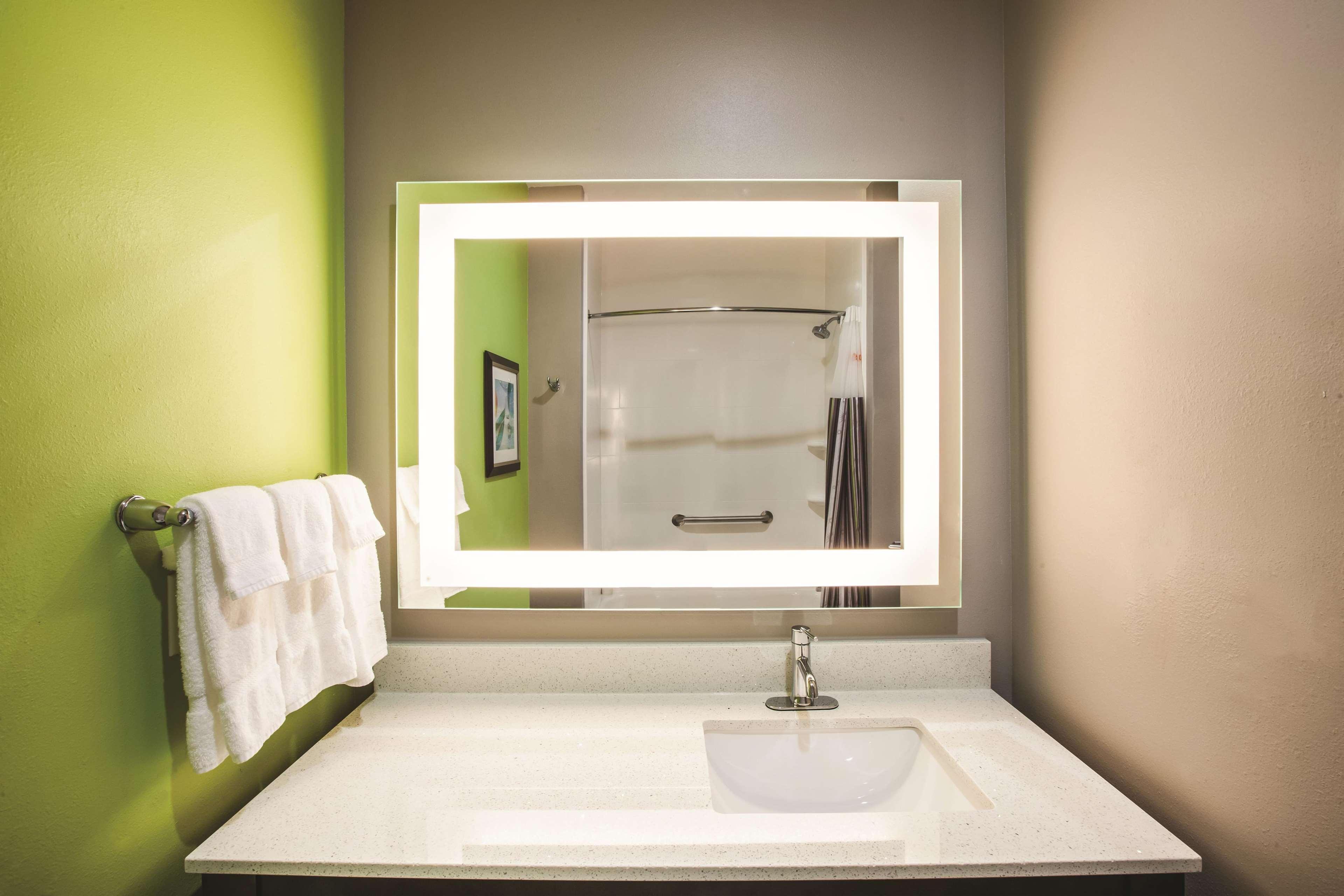 La Quinta Inn & Suites Port Allen La Экстерьер фото