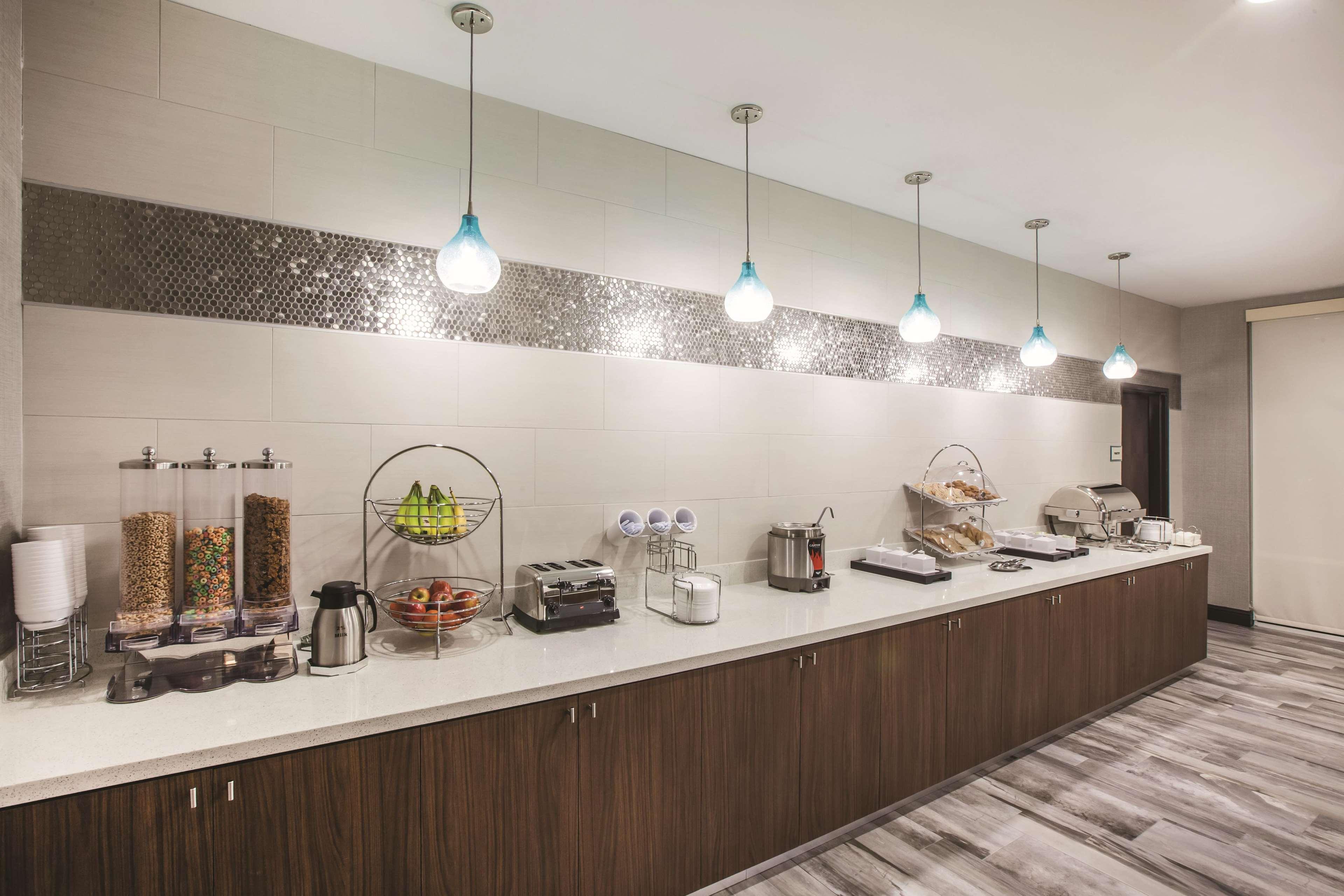 La Quinta Inn & Suites Port Allen La Экстерьер фото