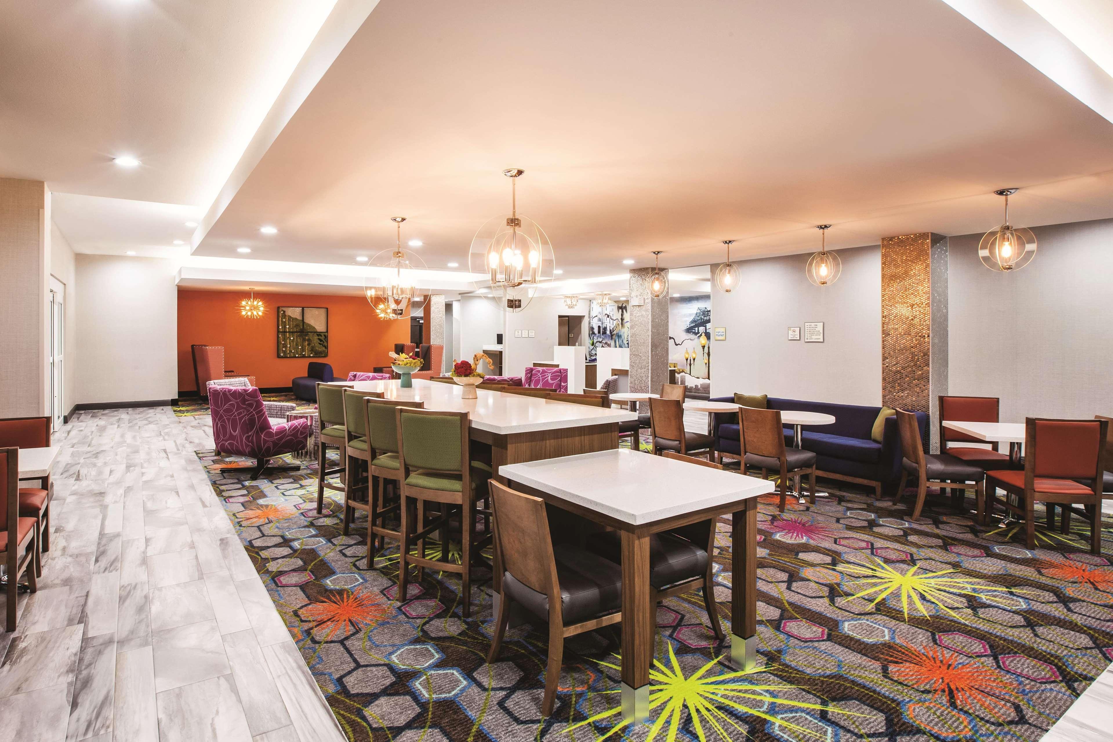 La Quinta Inn & Suites Port Allen La Экстерьер фото