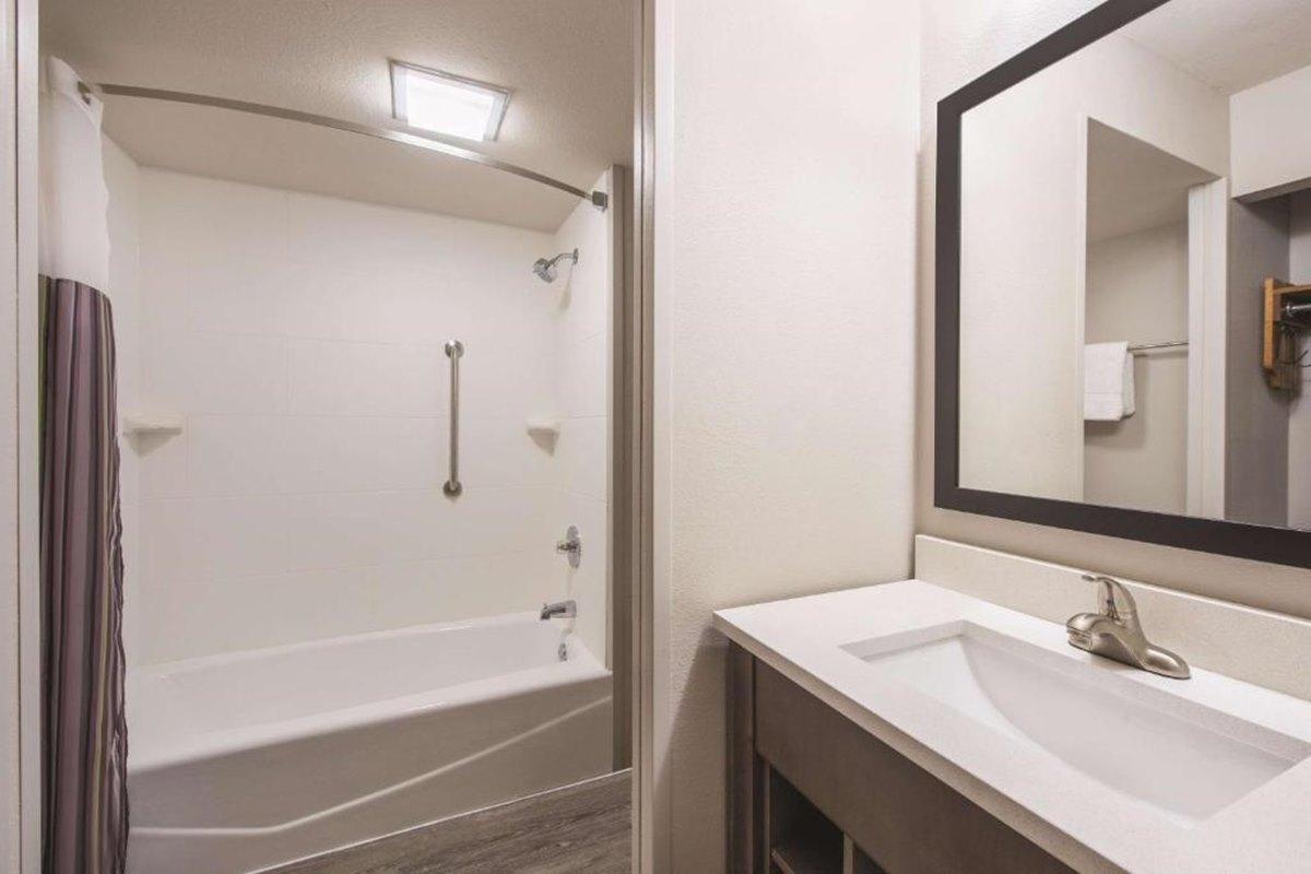 La Quinta Inn & Suites Port Allen La Экстерьер фото
