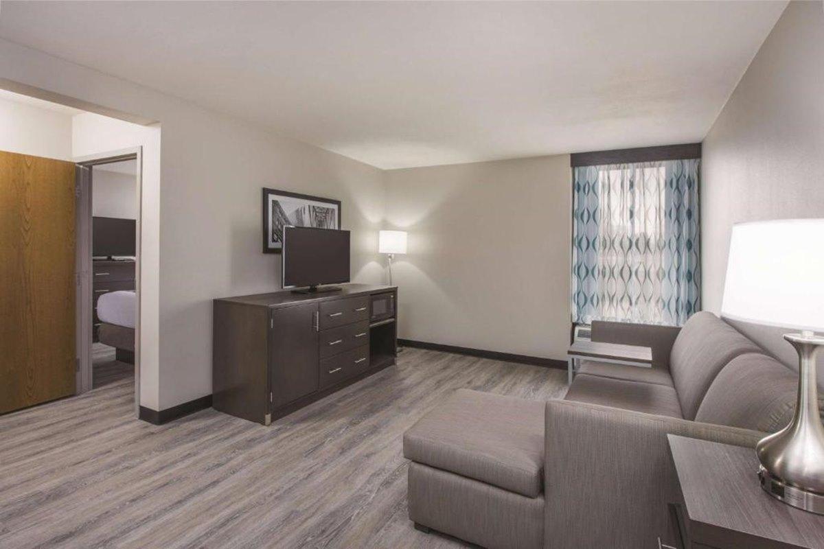 La Quinta Inn & Suites Port Allen La Экстерьер фото
