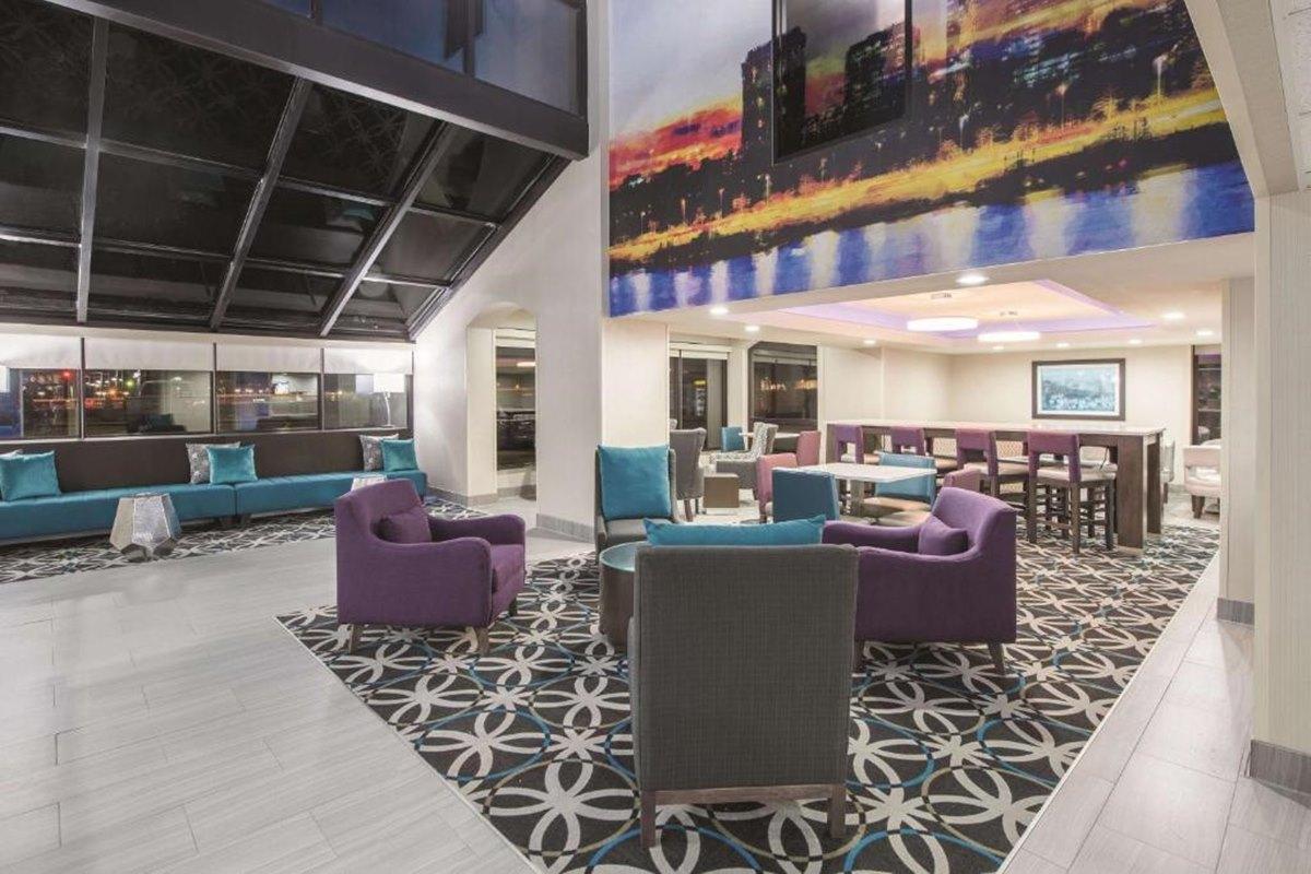 La Quinta Inn & Suites Port Allen La Экстерьер фото